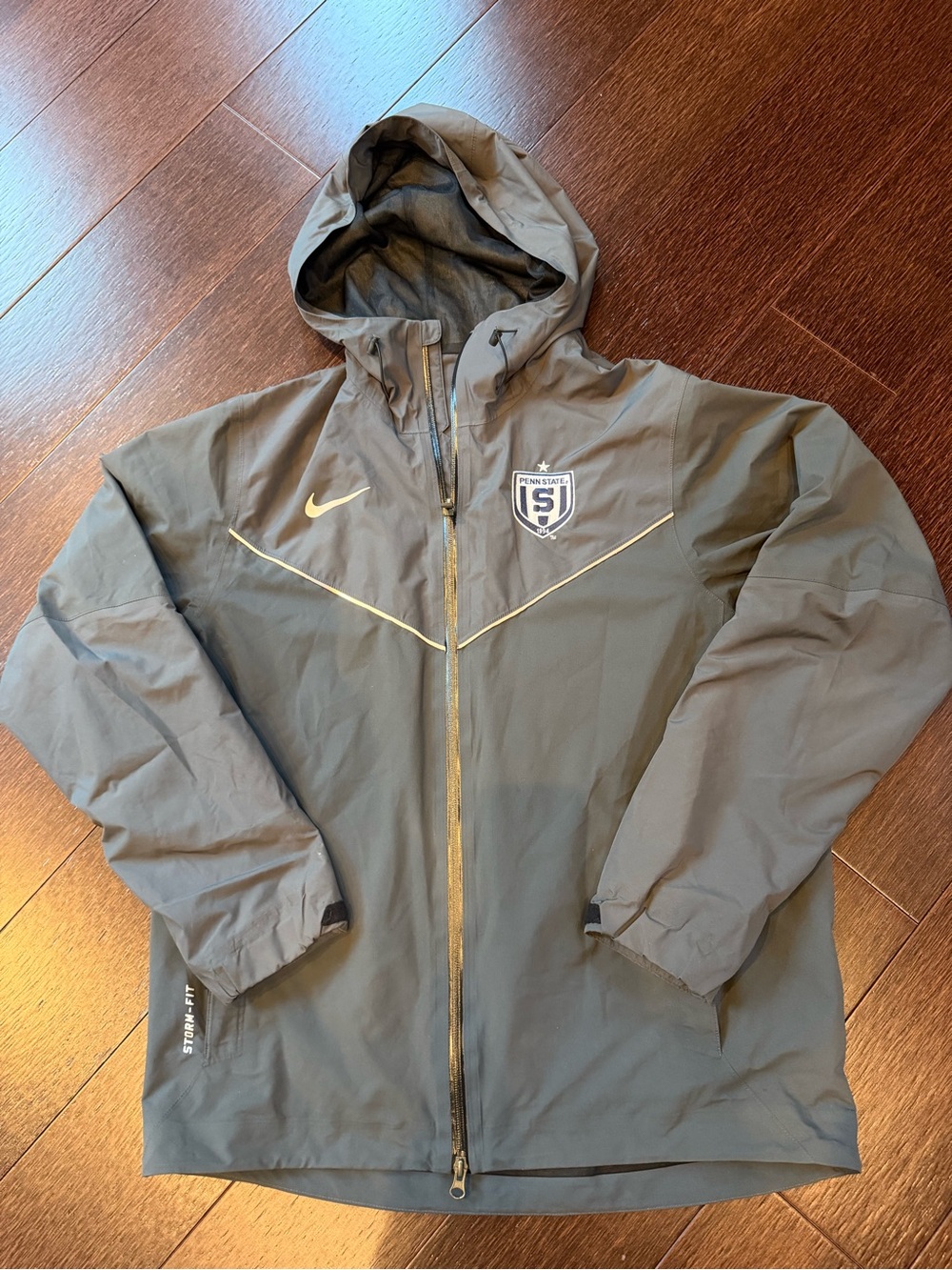 Unisex Nike storm-fit jacket